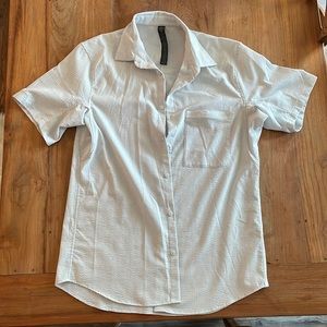 NWOT Lululemon button up shirt